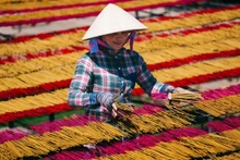 [Foto] Descubrir la aldea centenaria de elaboración de inciensos en Tay Ninh