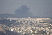 Humo después de un ataque aéreo israelí en Qantara, Líbano, el 22 de septiembre de 2024. (Foto: Xinhua/VNA)