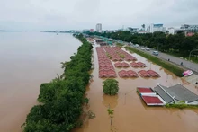 Líderes vietnamitas envían mensajes de solidaridad a Laos por pérdidas causadas por inundaciones