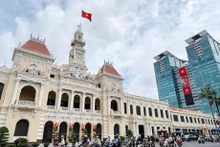 Ciudad Ho Chi Minh ofrece recorrido por la sede del Comité Popular y Consejo Popular de la urbe. (Foto: VNA)