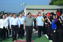 Premier vietnamita asiste al Festival de Gran Unidad Nacional en Lang Son