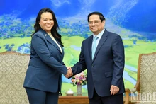 [Foto] Premier vietnamita recibe a una delegación del estado de California