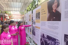 En la exposición.