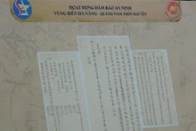 Exposición de documentos históricos sobre el papel de Da Nang bajo dinastía Nguyen (Foto: VNA)
