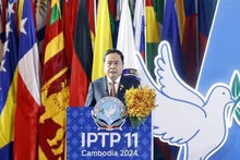 El presidente de la Asamblea Nacional de Vietnam, Tran Thanh Man, pronuncia un discurso en la XI sesión plenaria del Parlamento Internacional por la Tolerancia y la Paz (Fuente: VNA)