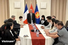 El embajador vietnamita en Francia, Dinh Toan Thang, interviene en el evento. (Fuente: VNA)