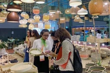 En la Feria Global de Abastecimiento en Vietnam (Foto: VNA)