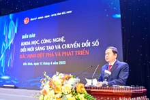 El presidente de la Asamblea Nacional de Vietnam, Tran Thanh Man, pronuncia un discurso.