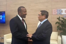 El primer ministro Pham Minh Chinh y su homólogo etíope Abiy Ahmed se reunieron en octubre de 2024 en Rusia (Foto: VNA)