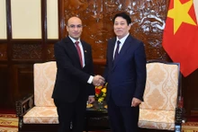 [Foto] Presidente de Vietnam recibe al embajador de Argelia