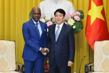 [Foto] Presidente de Vietnam recibe al canciller de Togo