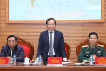 El viceprimer ministro Tran Luu Quang habla en el evento (Fuente:VNA)