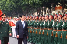 El presidente de Vietnam, Luong Cuong, visita el 12 Cuerpo de Ejército en la provincia norteña de Ninh Binh (Fuente: VNA)