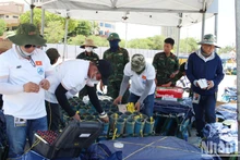 El equipo vietnamita prepara su actuación.