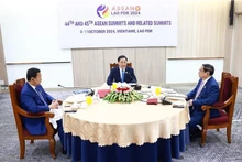 El primer ministro de Vietnam, Pham Minh Chinh, y sus homólogos de Laos, Sonexay Siphandone, y de Camboya, Samdech Thipadei Hun Manet, sostuvieron un desayuno de trabajo. (Fuente: VNA)