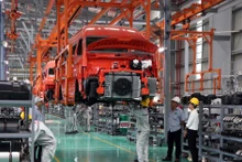 Una planta de fabricación y ensamblaje de automóviles de la empresa Kim Long Motor Hue en la zona económica de Chan May-Lang Co, en la provincia central de Thua Thien-Hue. (Foto: VNA)
