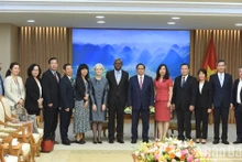 Premier vietnamita recibe al director general de la Organización Internacional del Trabajo 