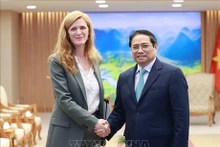 El primer ministro de Vietnam, Pham Minh Chinh, recibió a la directora general de la Agencia de Estados Unidos para el Desarrollo Internacional (USAID), Samantha Power (Foto: VNA)