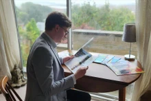 Kyril Whittaker, investigador británico de política e historia de Vietnam y miembro del Partido Comunista del Reino Unido. (Fotografía: VNA)