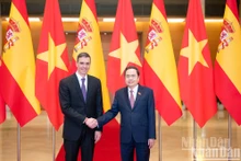 El presidente de la Asamblea Nacional de Vietnam, Tran Thanh Man, y el presidente del Gobierno de España, Pedro Sánchez. (Fotografía: Nhan Dan)
