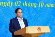 El primer ministro Pham Minh Chinh interviene en la reunión. (Fotografía: Nhan Dan)
