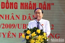 El presidente de la Asamblea Nacional de Vietnam, Tran Thanh Man, habla en la conferencia. (Fotografía: Nhan Dan)
