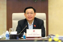 El presidente de la Asamblea Nacional de Vietnam, Vuong Dinh Hue, en la reunión. (Fotografía: daibieunhandan.vn)