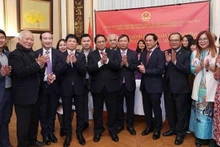 El primer ministro de Vietnam, Pham Minh Chinh, se reúne con representantes de la comunidad de connacionales en Bélgica. (Fotografía: VNA)