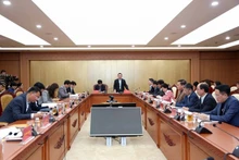 En la reunión. (Fotografía: thoibaotaichinhvietnam.vn)