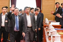 [Foto] Jefe del Legislativo vietnamita se reúne con votantes en ciudad norteña