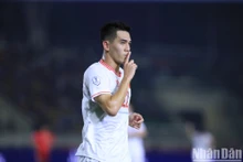 El delantero Tien Linh anota un gol en la victoria 4-1 de la selección nacional de fútbol de Vietnam ante su rival laosiano. (Fotografía: Nhan Dan)