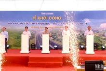 [Foto] Premier vietnamita da inicio a las obras para autopista interprovincial