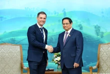 [Foto] Premier vietnamita recibe a ministro de Justicia de Hungría