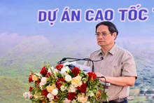 El primer ministro de Vietnam, Pham Minh Chinh, interviene en el evento. (Fotografía: Nhan Dan)