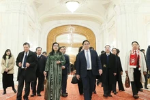 [Foto] Premier vietnamita visita Palacio del Parlamento Rumano