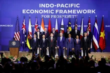 Líderes de 14 países miembros del IPEF en la reunión de APEC en San Francisco, Estados Unidos, noviembre de 2023. (Fotografía: VNA)