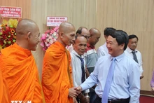El ministro Hau A Lenh extiende saludos al pueblo jemer en el festival Chol Chnam Thmay. (Fotografía: VNA)