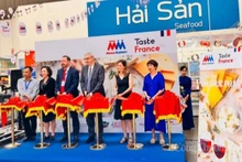 Ceremonia de corte de cinta de inauguración del evento “Sabores de Francia 2023”. (Fotografía: congthuong.vn)