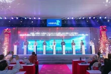 En la ceremonia de inauguración de la fábrica. (Fotografía: VNA)