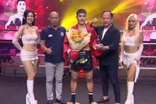 Kieu Duy Quan (centro). (Fotografía: webthethao/VNA)