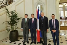 Altos funcionarios de los Ministerios de Justicia de Vietnam y Francia en el encuentro. (Fotografía: VNA)