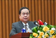 El presidente de la Asamblea Nacional de Vietnam, Tran Thanh Man, interviene en la reunión. (Fotografía: Nhan Dan)