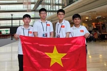 Los cuatro estudiantes vietnamitas que compitieron en la IOI 2023. (Fotografía: Ministerio de Educación y Formación de Vietnam)