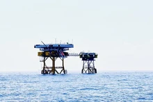 Plataforma DK1 de Vietnam segura en el Mar del Este