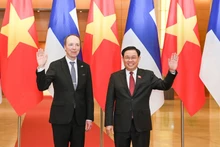 [Foto] Presidente del Parlamento vietnamita se reúne con su homólogo finlandés