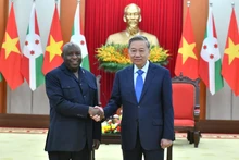 [Foto] Líder partidista vietnamita recibe a presidente de Burundi