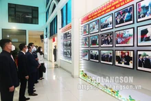 La delegación visita la estación de Dong Dang. (Fotografía: baolangson.vn)