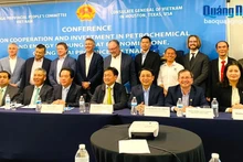En la conferencia coorganizada por Quang Ngai y el Consulado General de Vietnam en Houston. (Fotografía: baoquangngai.vn)