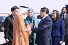 Premier vietnamita llega a Hanói concluyendo su viaje de trabajo a EAU y Turquía