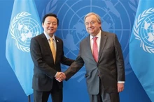 El vice primer ministro de Vietnam Tran Hong Ha y el secretario general de las Naciones Unidas, Antonio Guterres. (derecha). (Fotografía: VNA)